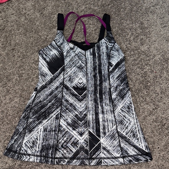 lululemon athletica Geometric Black and White Tank Top - Picture 1 of 5